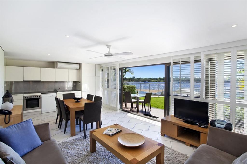 Noosa Shores Resort Exterior photo